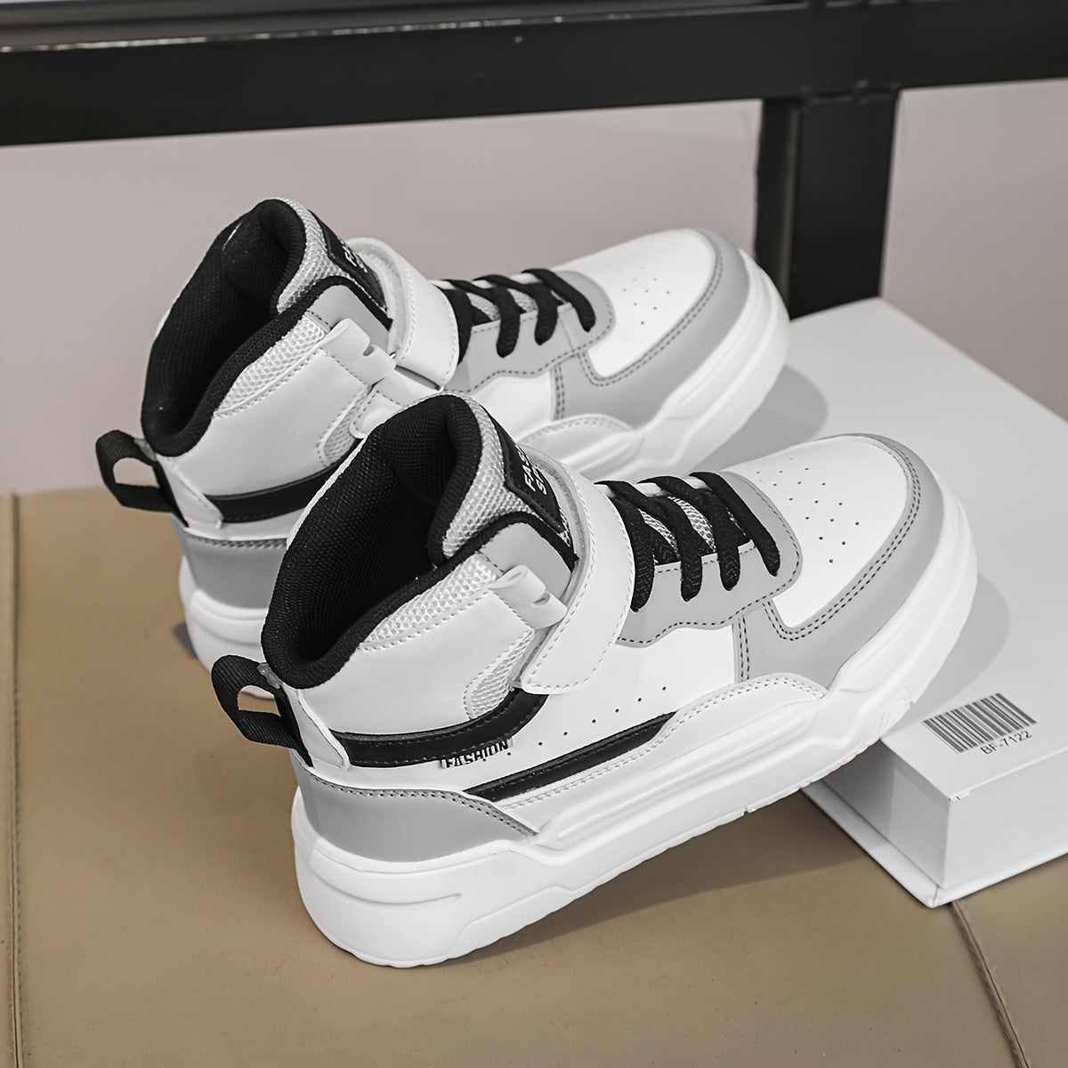 Casual Shoes with a Convenient Closure Design, Unique Sporty Shoes for Kids, Breathable And Non-Slip