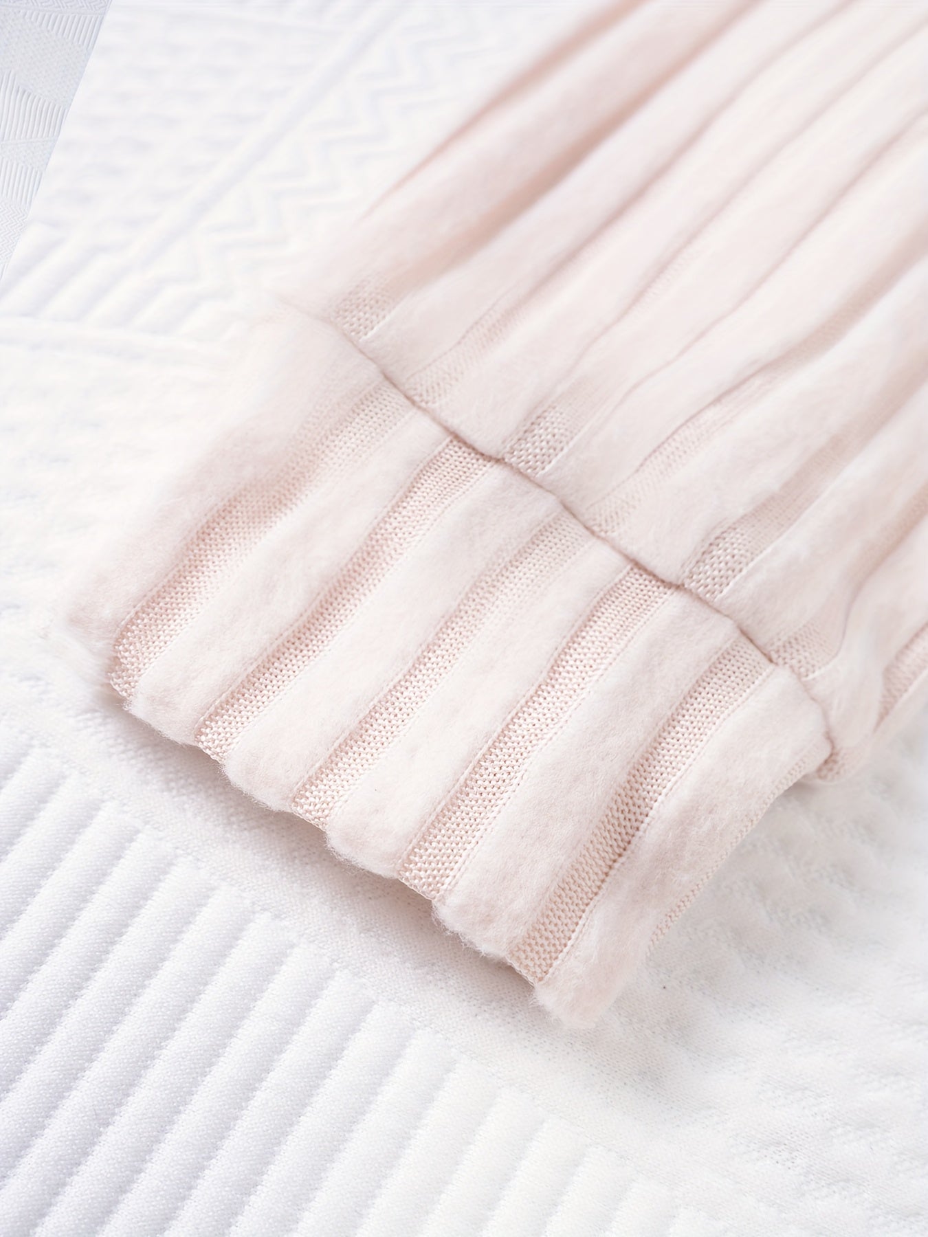Girls' 2pcs Knit Set - Long Sleeve Crew Neck Top & Mid-Length Skirt, Beige Solid Color Casual Outfit for Fall\u002FWinter, Perfect for Weekend & Daily Wear, Cozy Clothing