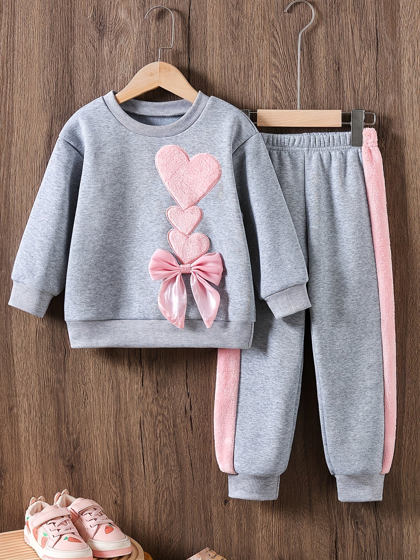 Girls' 2pcs Outfit Set, Casual Crew Neck Long Sleeve Top with Heart & Bow Embroidery, Rib-Knit Polyester, Non-Stretch Knit Fabric, Regular Fit,