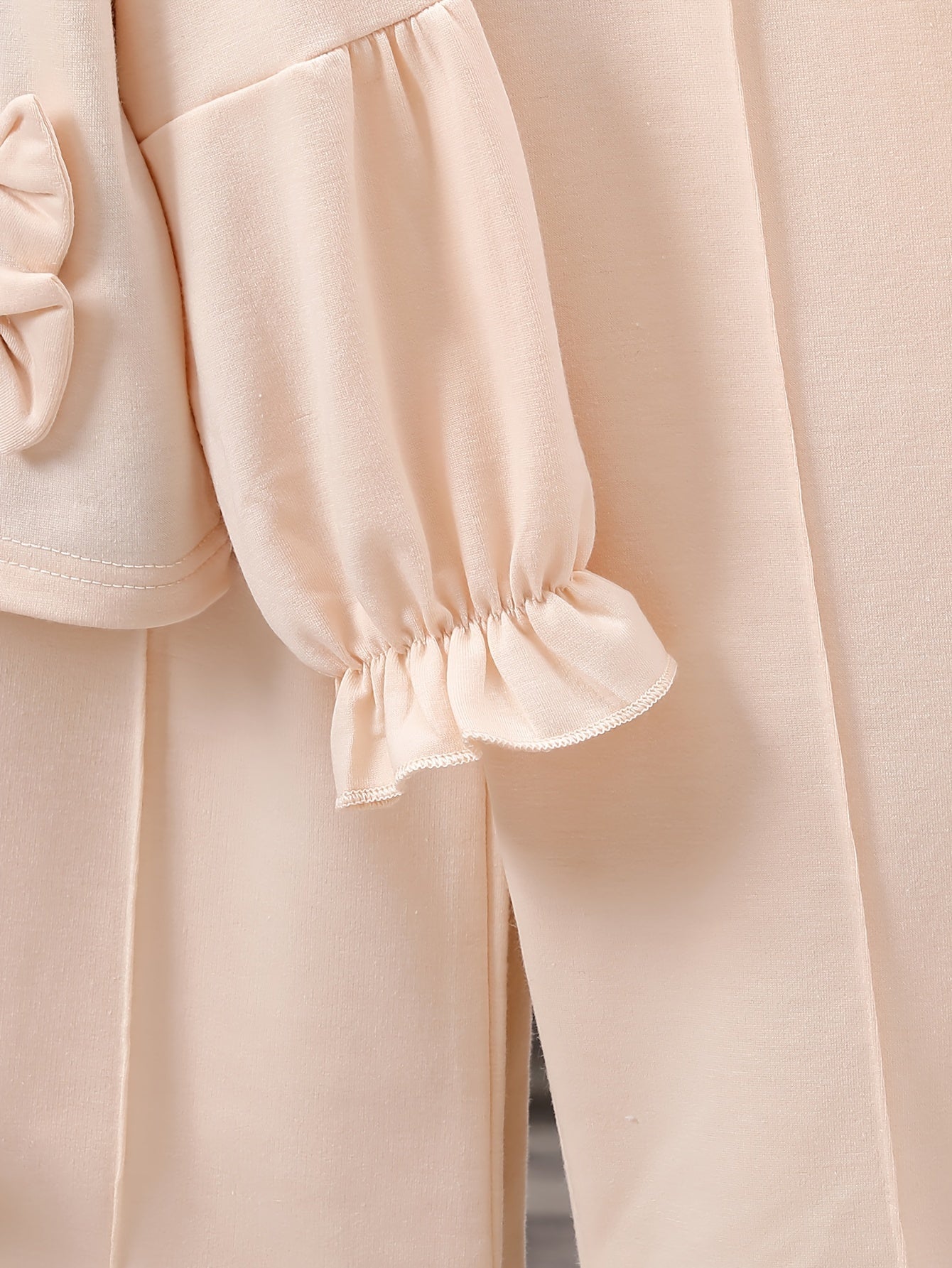 Girls' Spring and Autumn Fashion Two-Piece Set: Two-tone Spliced Long-sleeved Round Neck Bow Top + Slit Leggings with Bow Wide-leg Trousers,