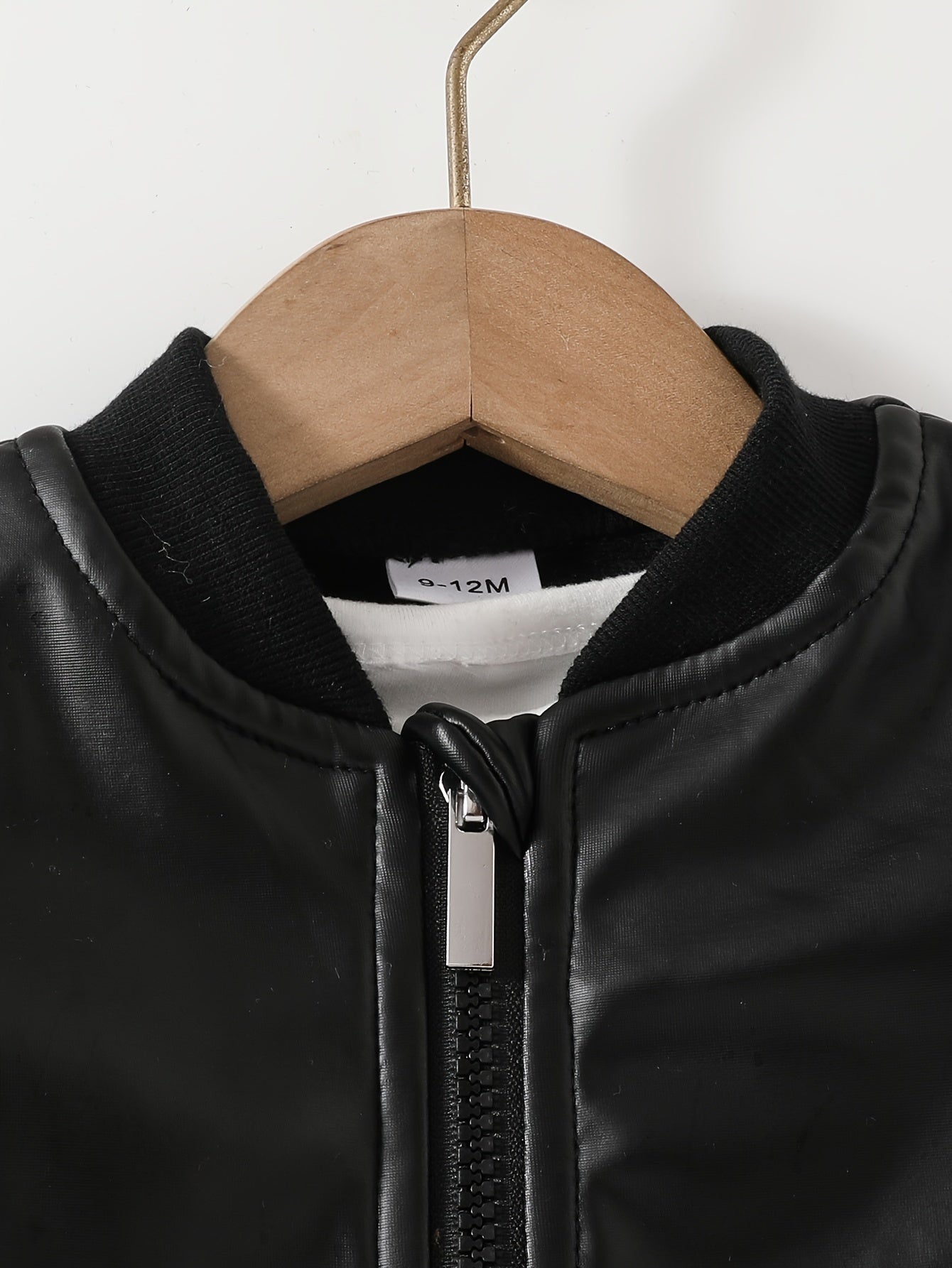 Fashionable And Cool Jackets for Children Under 3 Years Old, Suitable for Autumn And Winter, Windproof And, Featuring a Long-Sleeve Zip Closure, Regular Fit