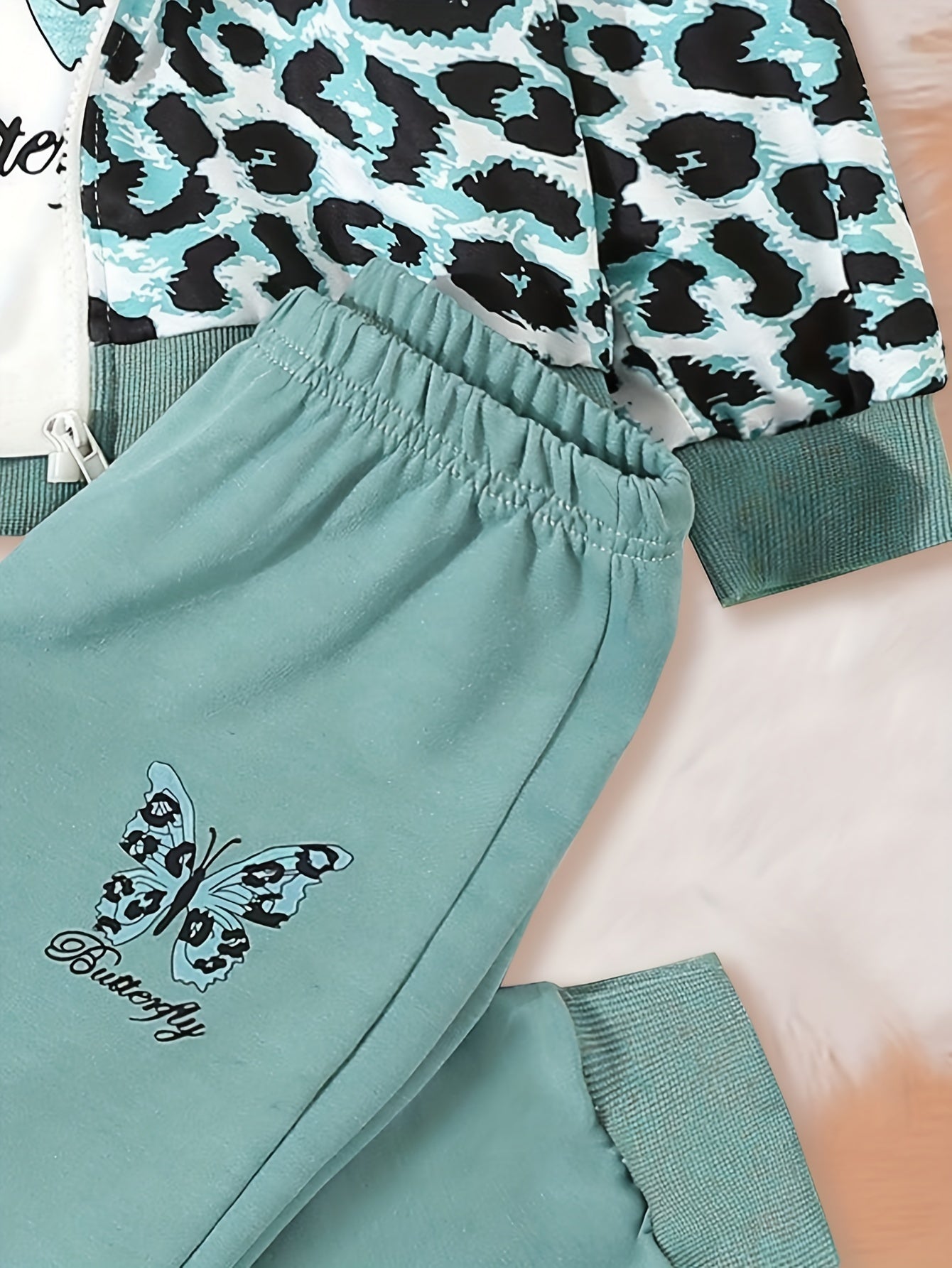 Fashion Jacket Set Three-Piece Set Girls' Fashion Leopard Print Jacket with Butterfly Pattern Long Sleeve & Casual Pants